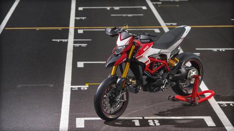 2016 Ducati Hypermotard 939 SP in Medford, Massachusetts