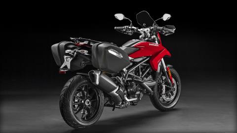 2016 Ducati Hyperstrada 939 in Medford, Massachusetts