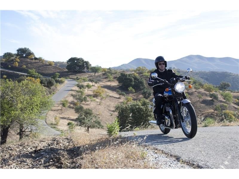 2015 Triumph Bonneville T100 in Medford, Massachusetts