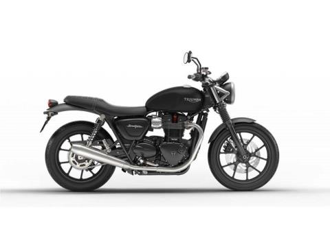 2016 Triumph Street Twin in Medford, Massachusetts