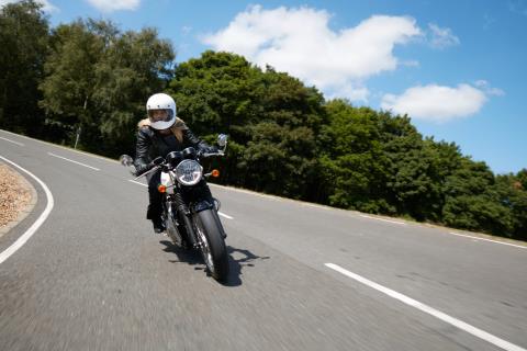 2016 Triumph Thruxton 1200 in Medford, Massachusetts