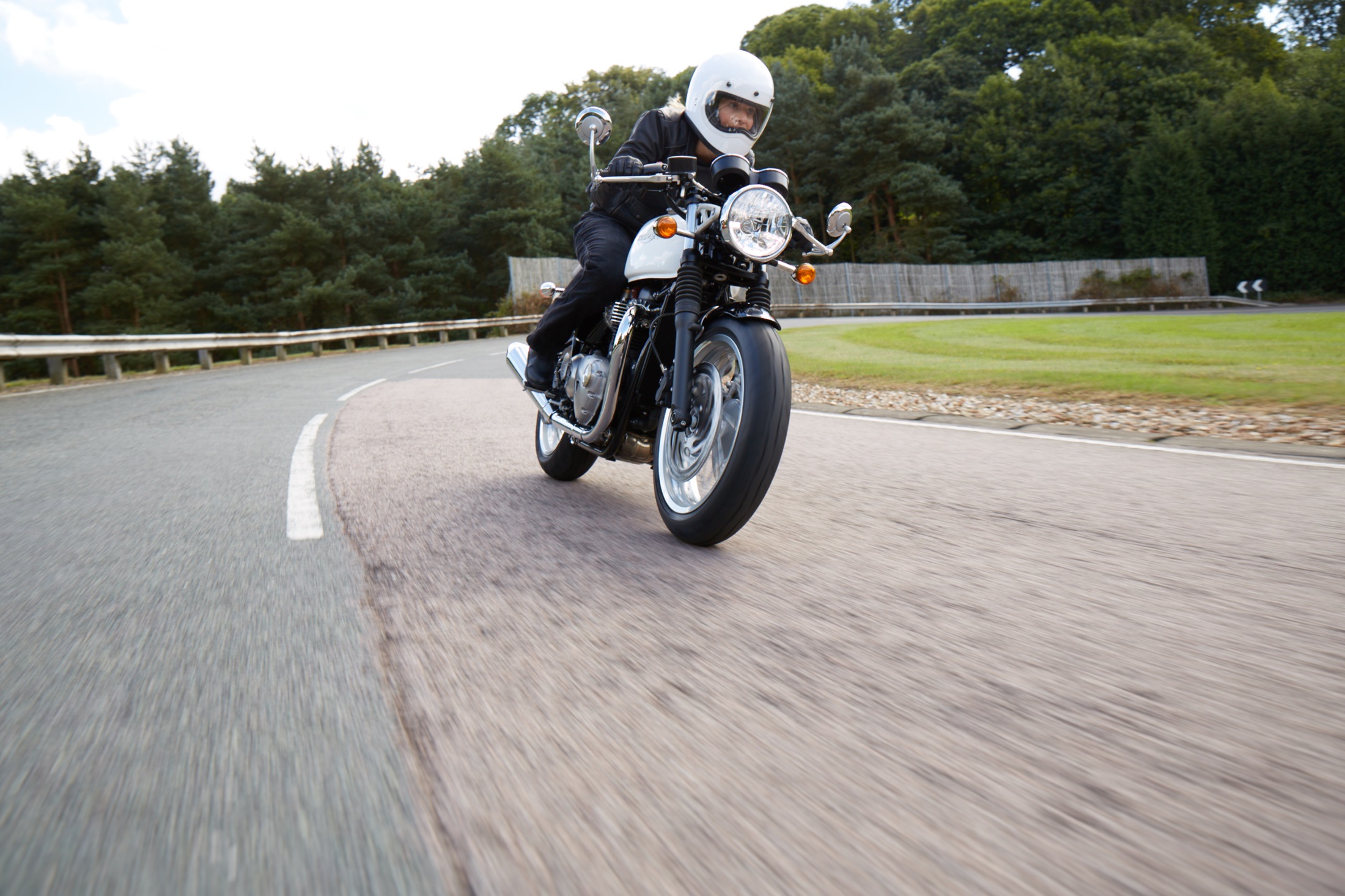 2016 Triumph Thruxton 1200 in Medford, Massachusetts