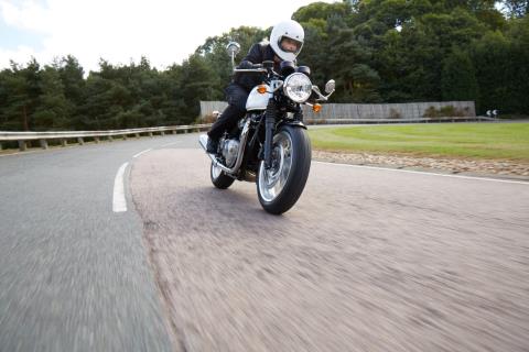 2016 Triumph Thruxton 1200 in Medford, Massachusetts