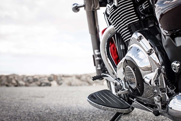 2016 Triumph Thunderbird Commander ABS in Medford, Massachusetts