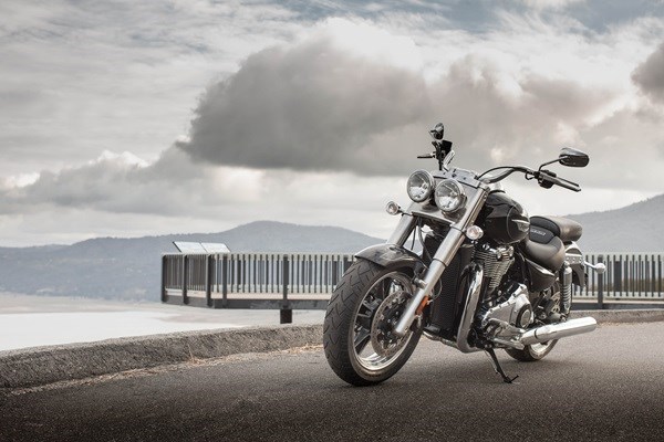2016 Triumph Thunderbird Commander ABS in Medford, Massachusetts