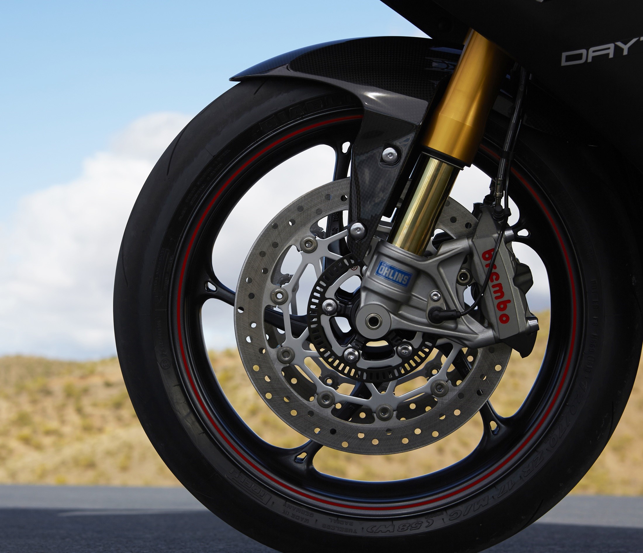 2016 Triumph Daytona 675 R ABS in Medford, Massachusetts