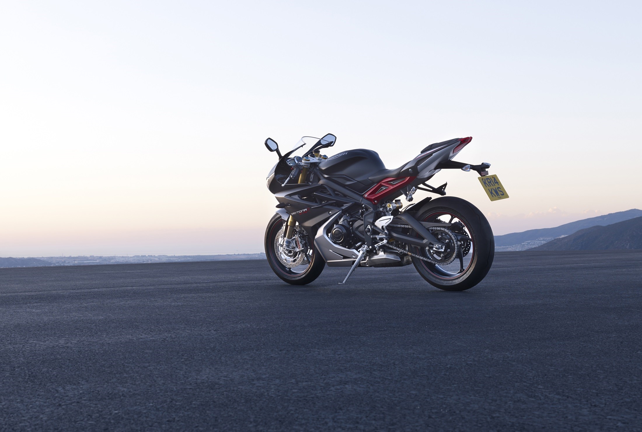 2016 Triumph Daytona 675 R ABS in Medford, Massachusetts